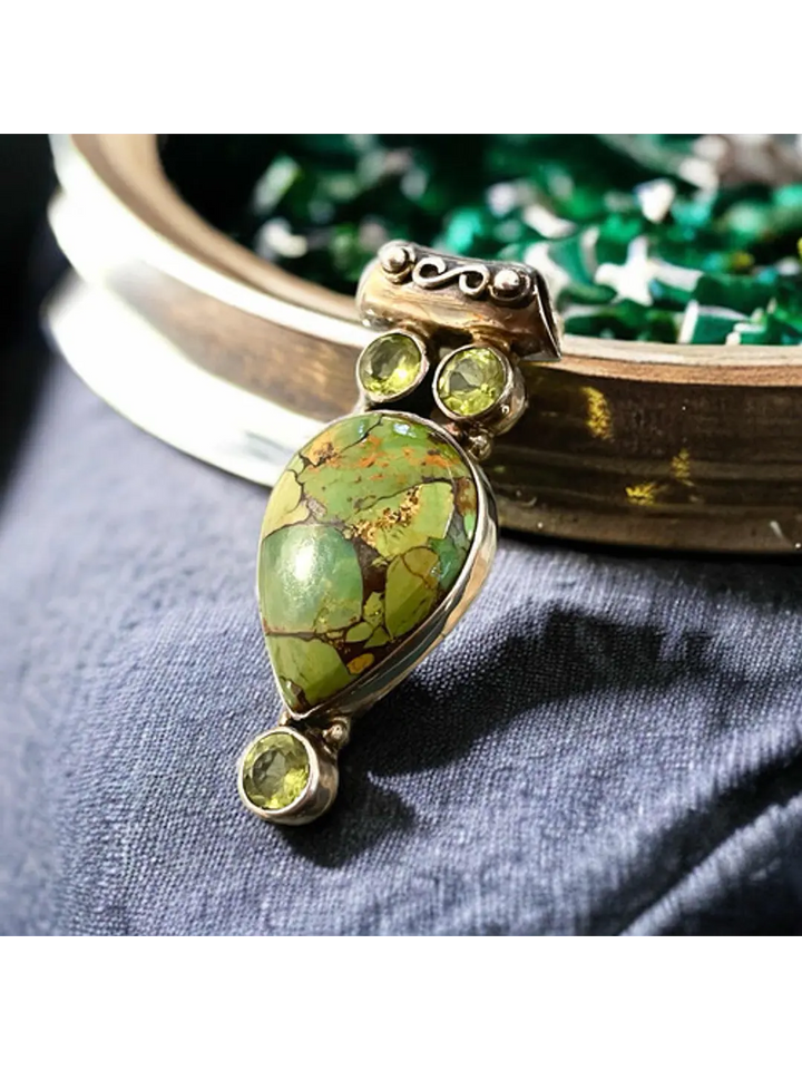 Colgante Turquesa Verde De Arizona Con Peridoto - Joyas Velardi