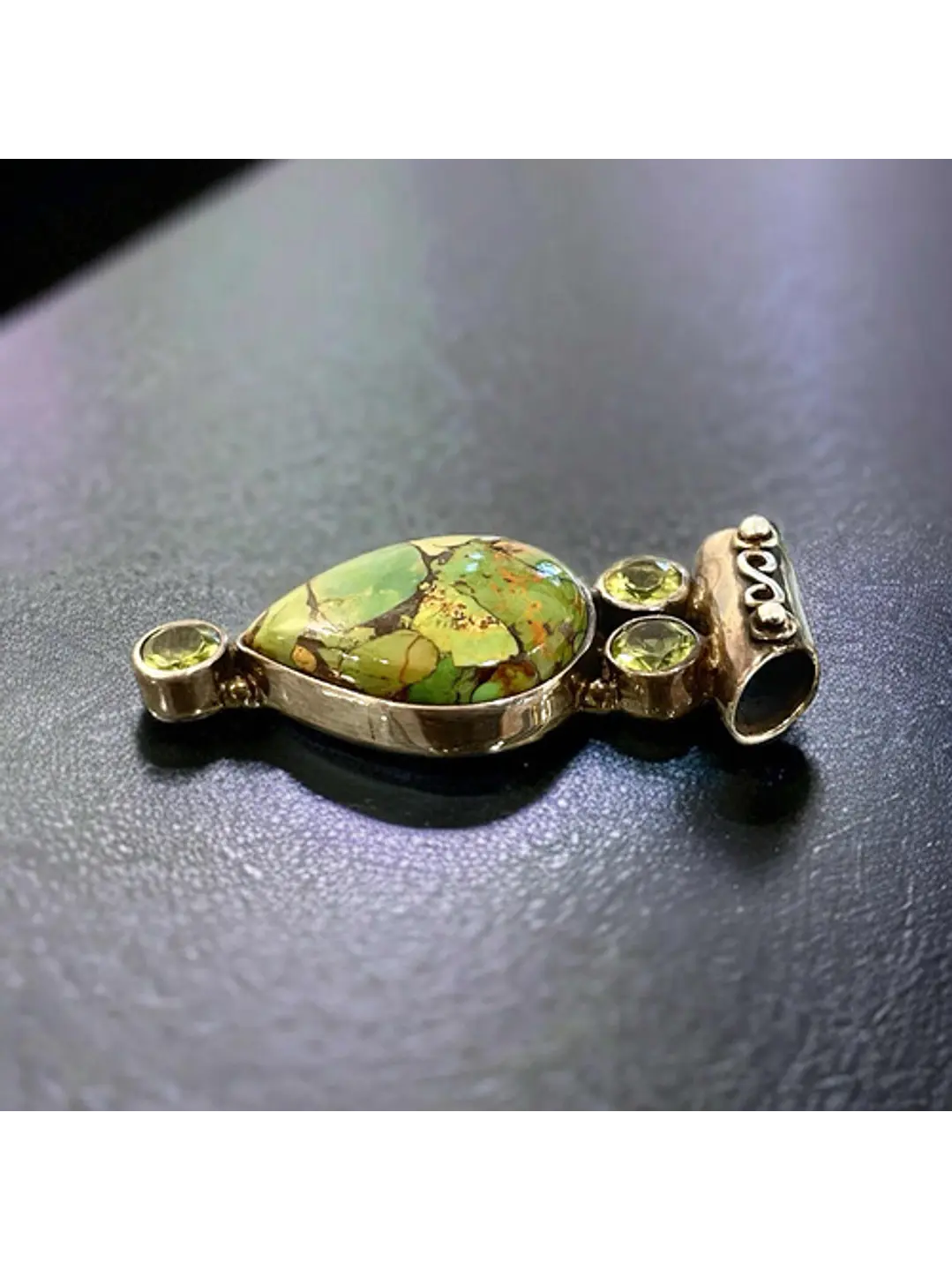 Colgante Turquesa Verde De Arizona Con Peridoto - Joyas Velardi