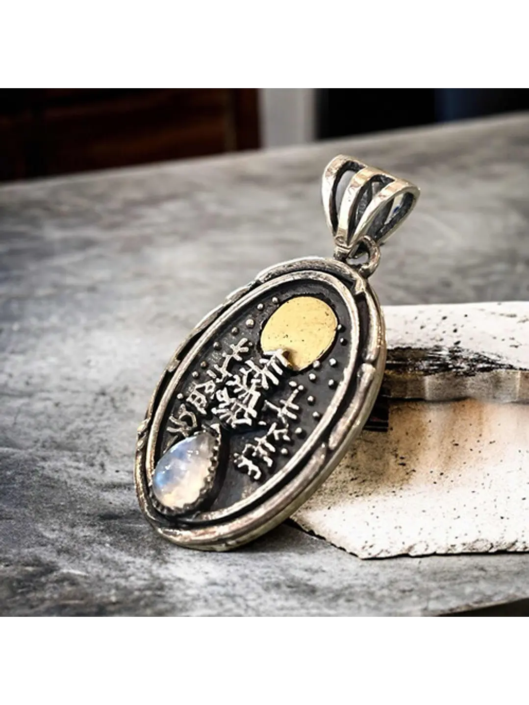 Colgante Medallón Bosques Piedra Luna Arcoíris Plata Y Oro - Joyas Velardi
