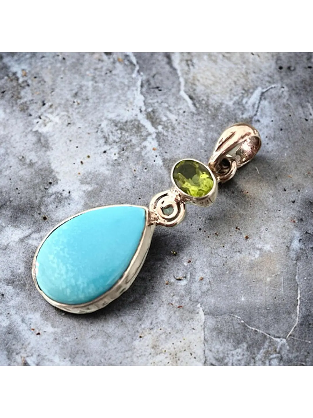 Colgante De Smithsonita Y Peridoto En Plata - Joyas Velardi