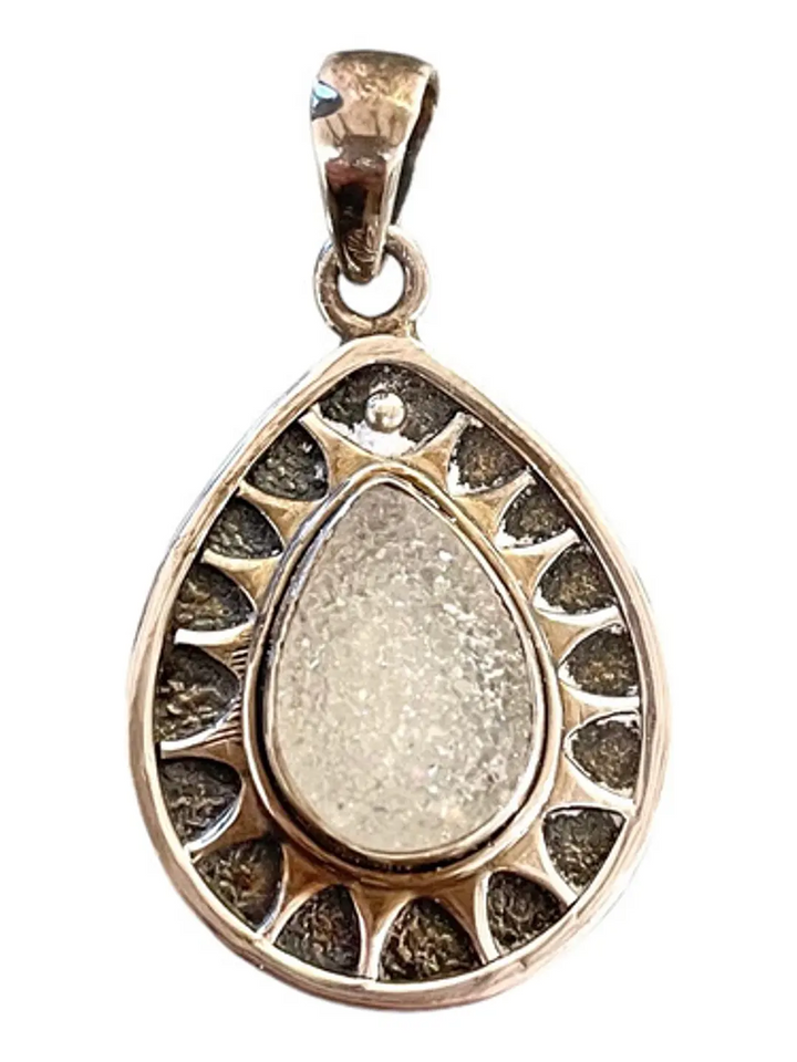 Colgante De Drusa Titanio Blanca En Plata - Joyas Velardi