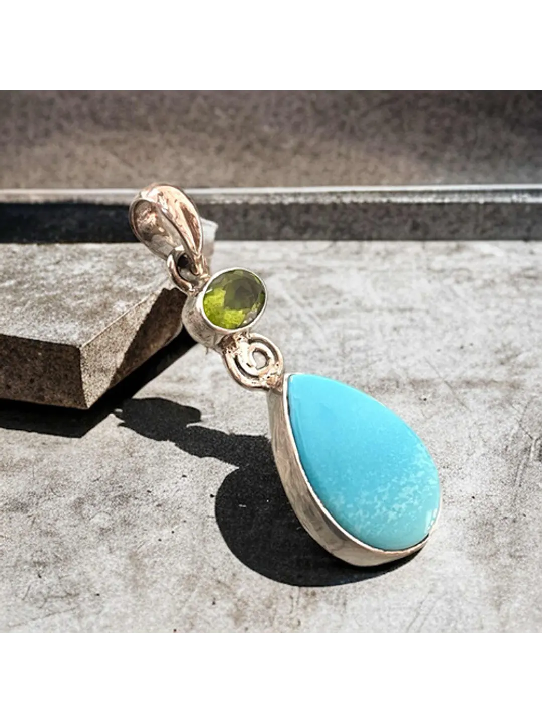 Colgante De Smithsonita Y Peridoto En Plata - Joyas Velardi