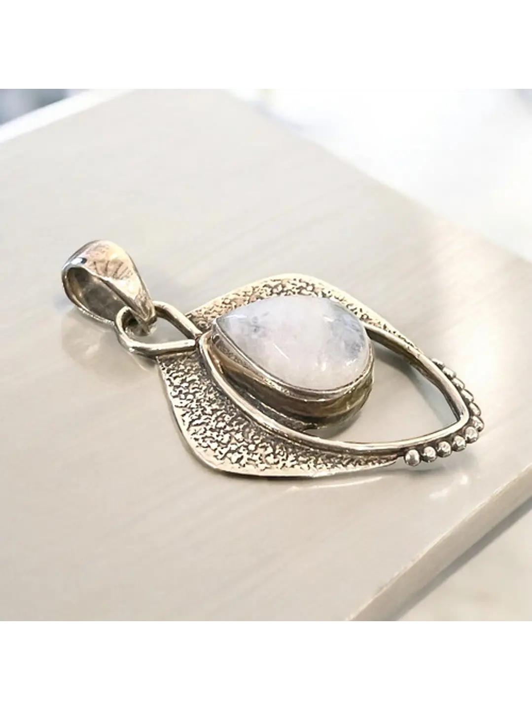 Colgante De Piedra Luna Arcoíris De La India Plata - Joyas Velardi