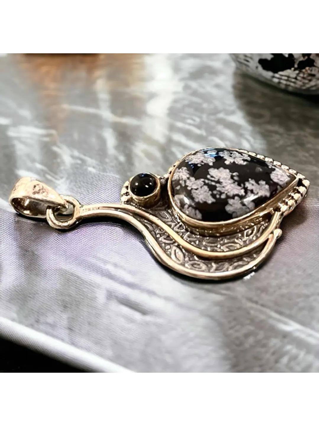 Colgante De Obsidiana Nevada Y Ónix Negro - Joyas Velardi