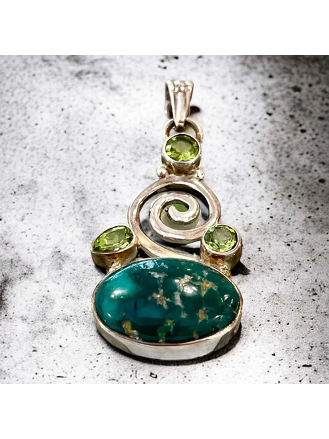 Colgante De Turquesa Del Tíbet Y Peridoto Plata - Joyas Velardi