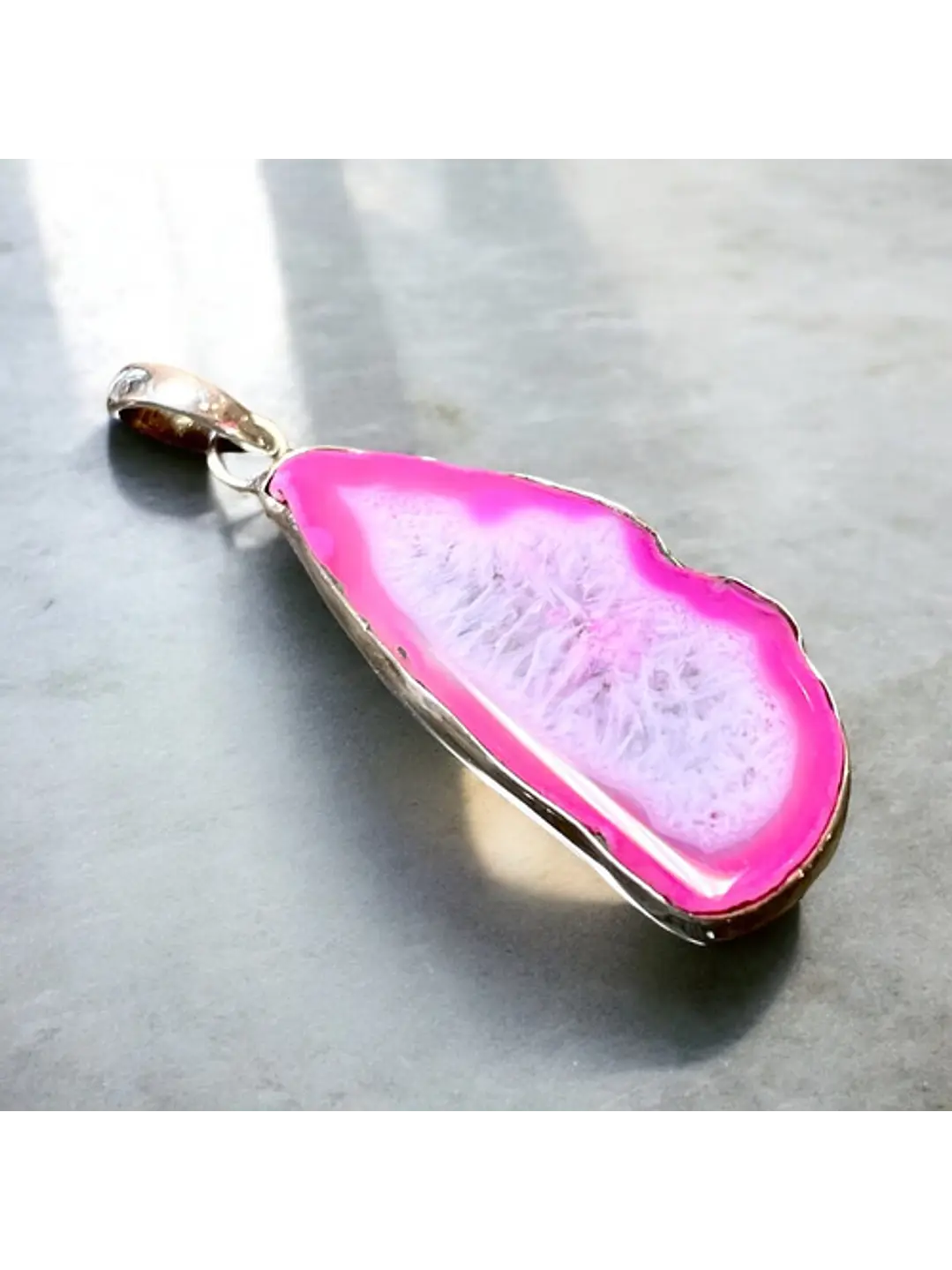 Colgante De Drusa Rosa De Botswana En Plata - Velardi - Joyas Velardi