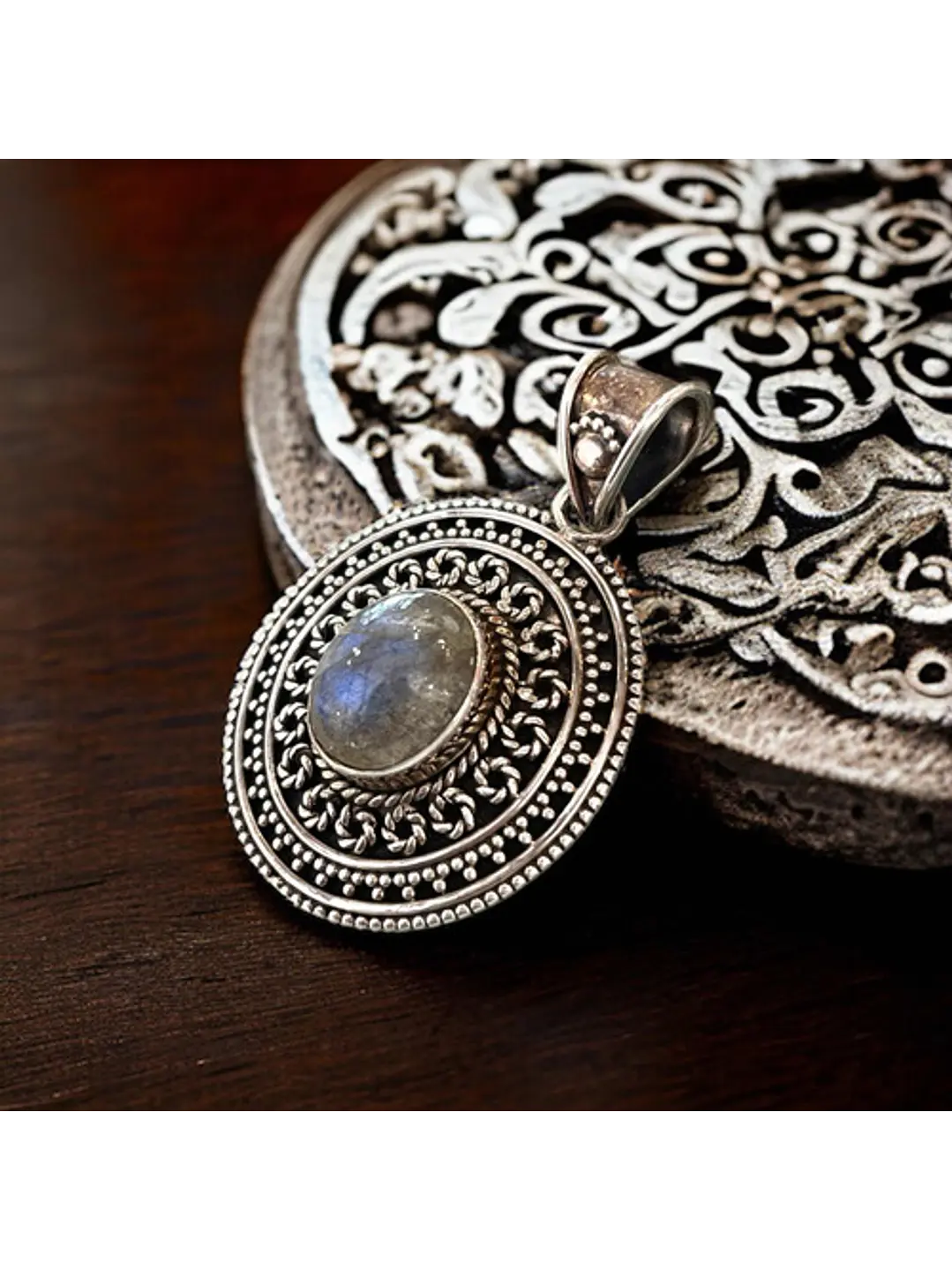 Colgante Medallón Labradorita Azul De Madagascar - Joyas Velardi