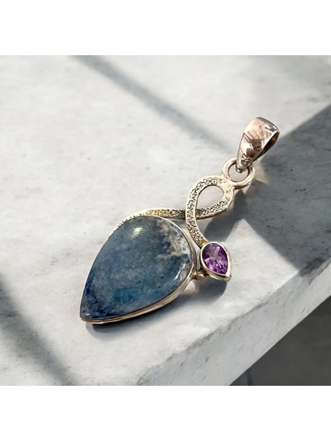 Colgante Scheelita Azul De Turquía Y Amatista De África Plata - Joyas Velardi