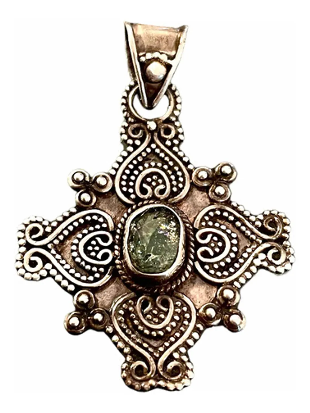 Colgante Medallón Apatita Verde Cruz De Plata - Joyas Velardi