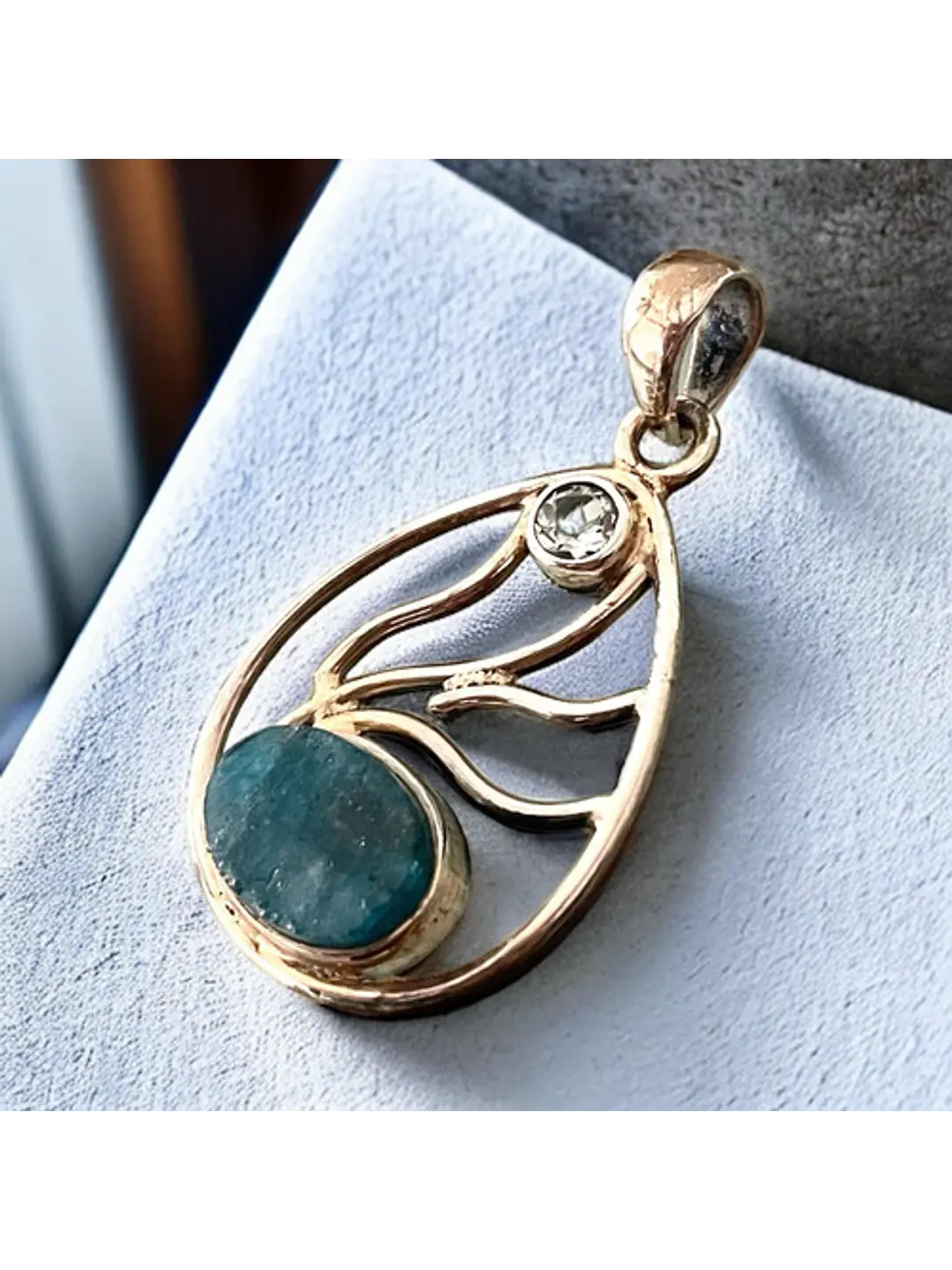 Colgante Apatita Azul Neón Y Topacio En Plata - Joyas Velardi