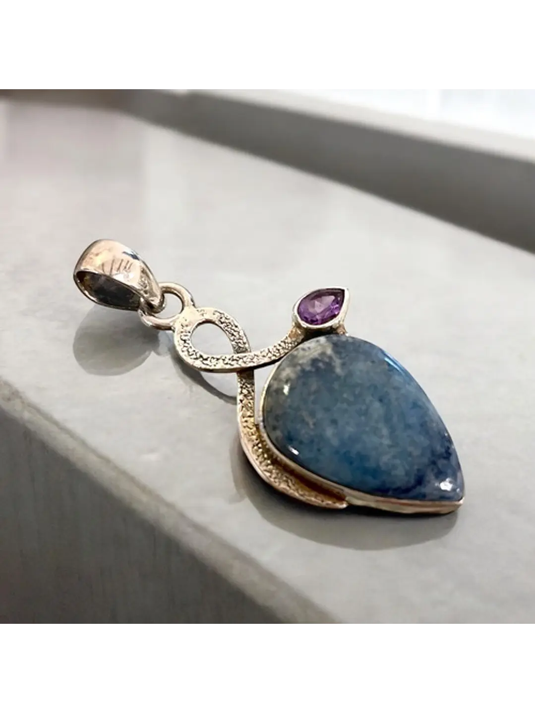 Colgante Scheelita Azul De Turquía Y Amatista De África Plata - Joyas Velardi