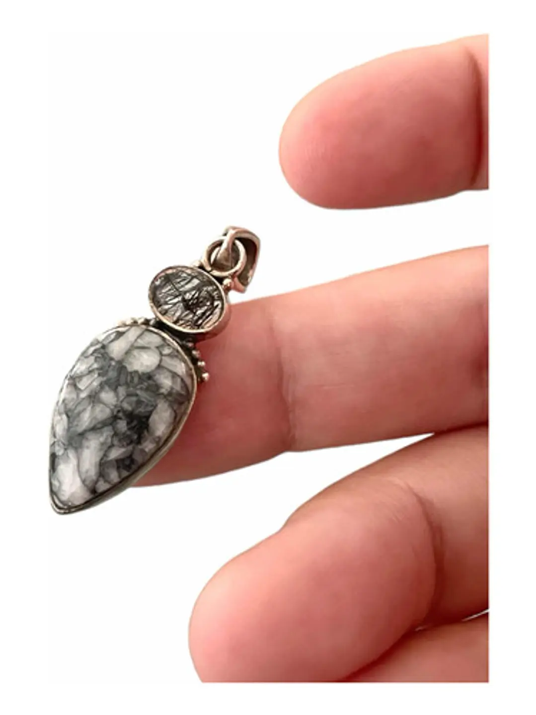 Colgante De Pinolita Y Turmalina Negra En Cuarzo - Joyas Velardi