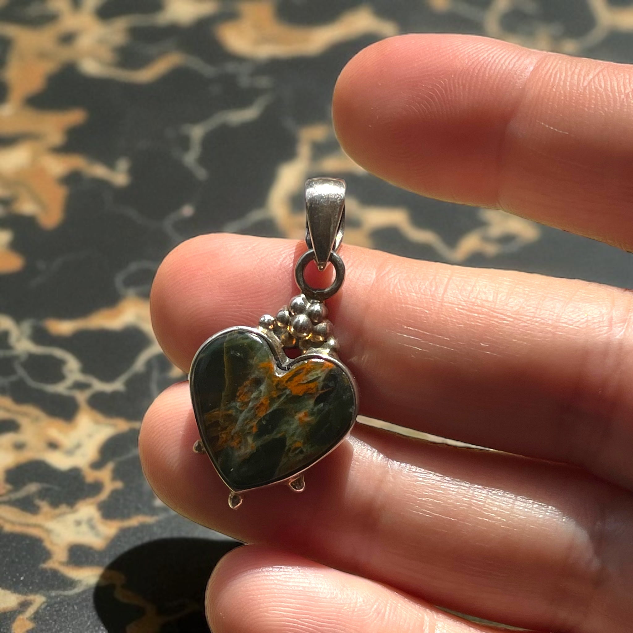 Colgante corazón de crisocola selvática de Turquía - Plata 925