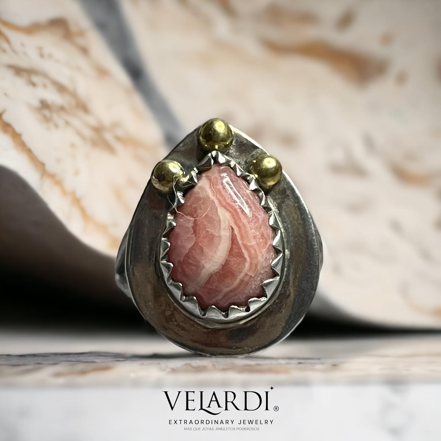 Aurya — Anillo de Rodocrosita Argentina en Plata 925 con Oro - Joyas Velardi