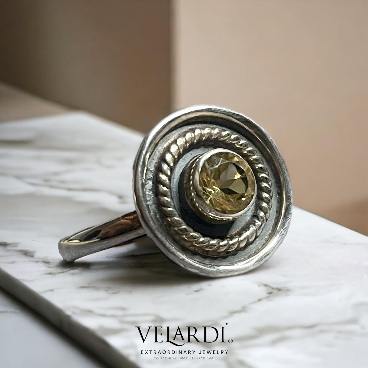 Anillo de Plata 925 con Citrino Natural — Aurora del Sol - Joyas Velardi