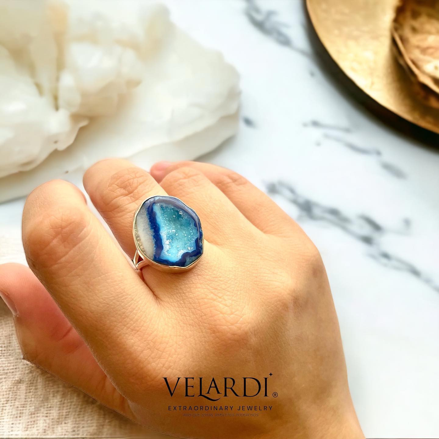 Selene – Anillo de Drusa Azul de Botsuana en Plata 925 - Joyas Velardi