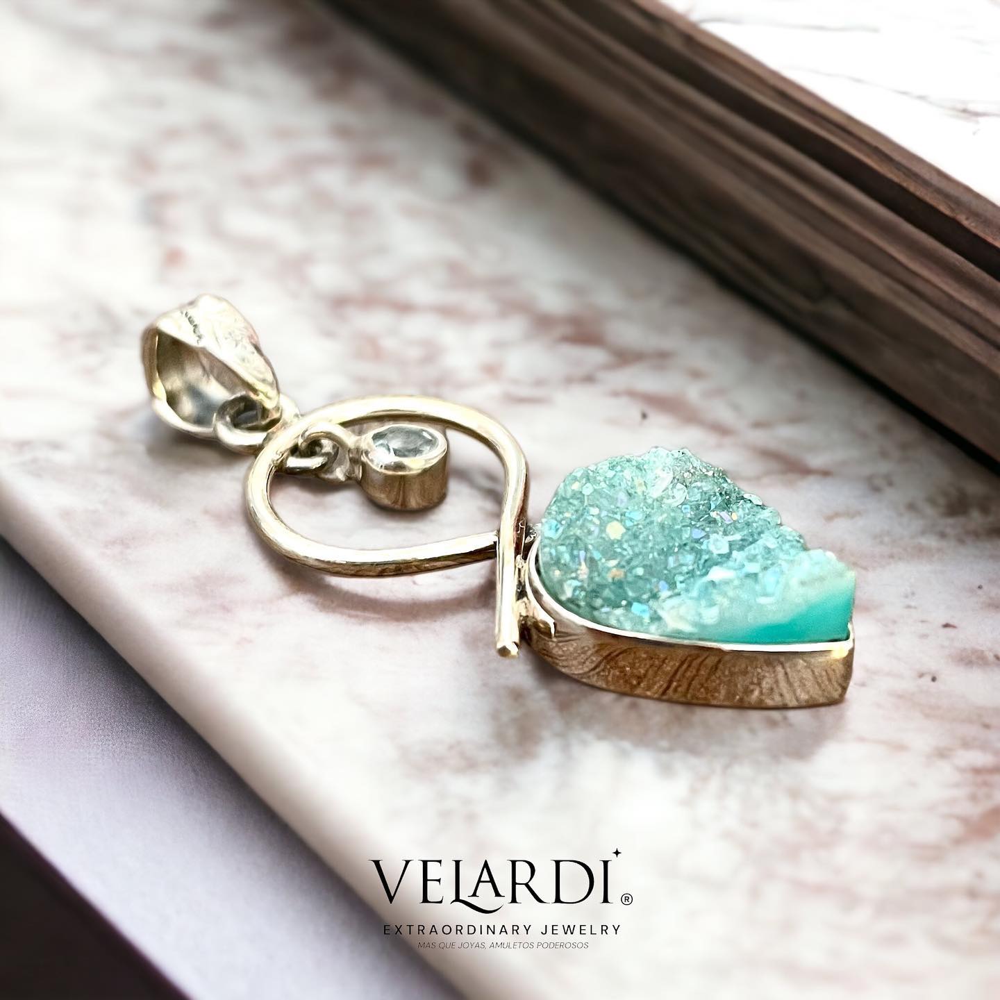 Colgante Drusa Titanio Verde y Topacio Azul Cielo en Plata 925 - Joyas Velardi