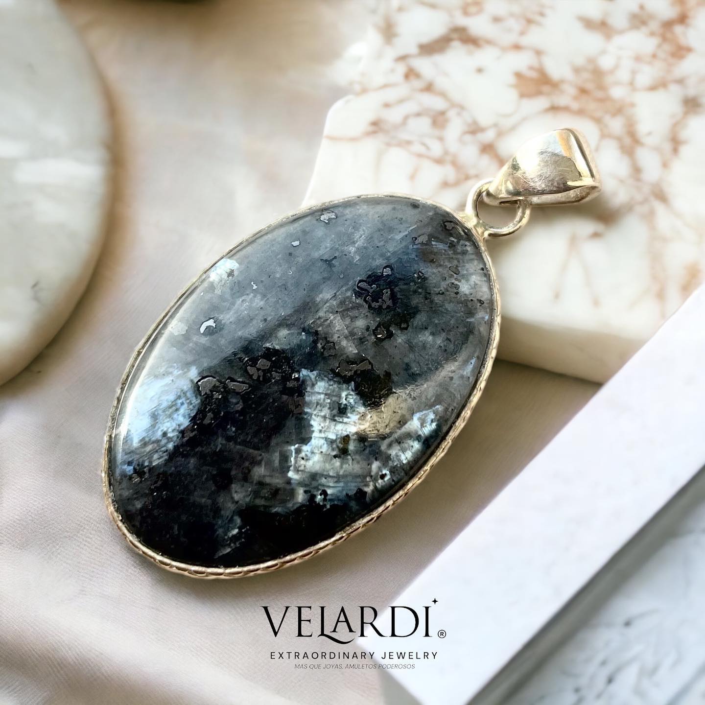 Colgante Larvikita Negra - Plata 925 - Joyas Velardi