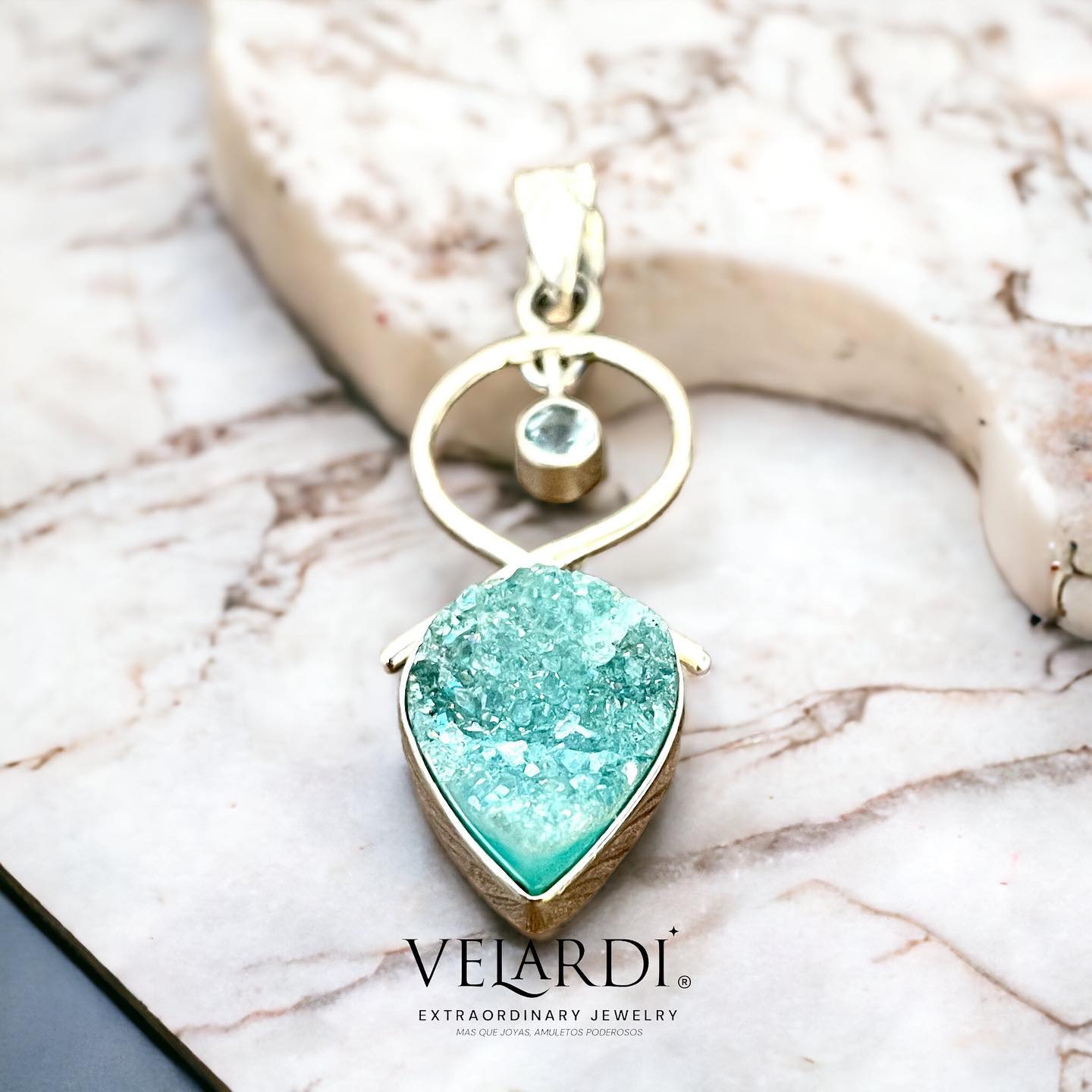 Colgante Drusa Titanio Verde y Topacio Azul Cielo en Plata 925 - Joyas Velardi