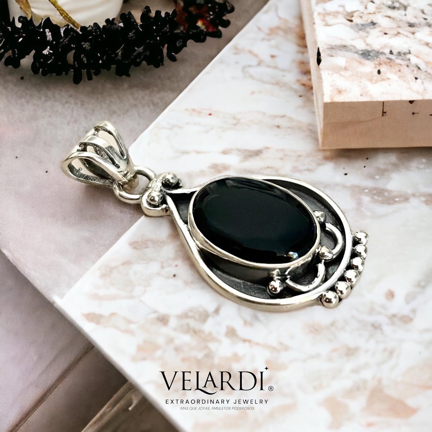 Colgante de onix negro Nyx Plata 925 - Joyas Velardi