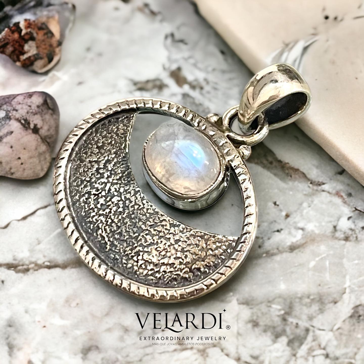 Colgante Piedra Luna Arcoiris de la India - Joyas Velardi