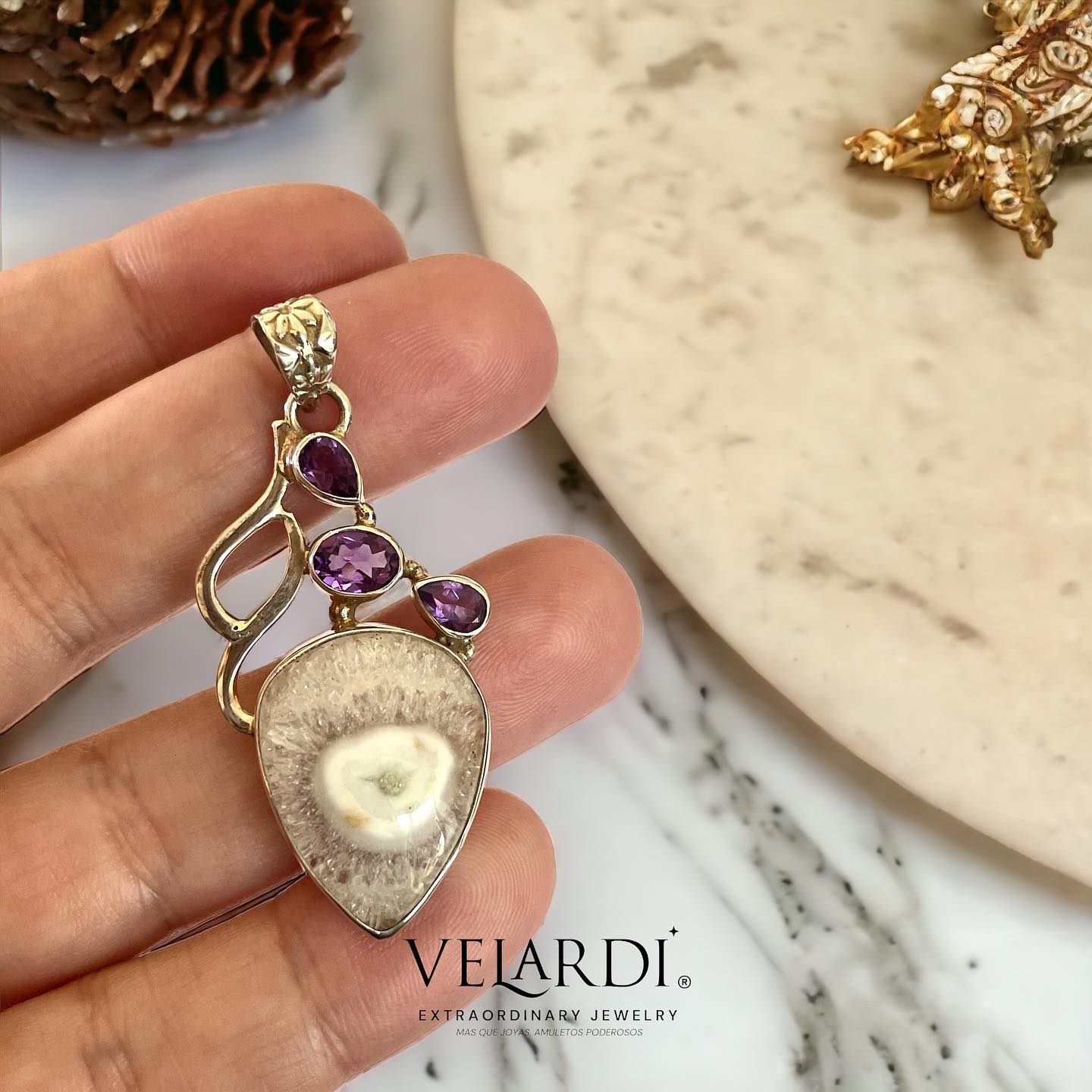 Colgante de Ojo de Cuarzo Solar y Amatista de Africa - Joyas Velardi