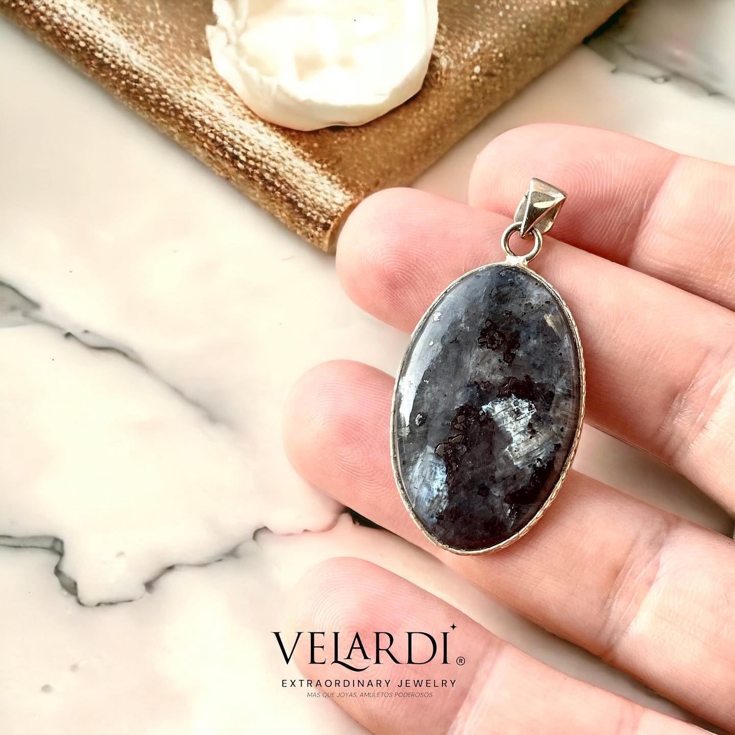 Colgante Larvikita Negra - Plata 925 - Joyas Velardi