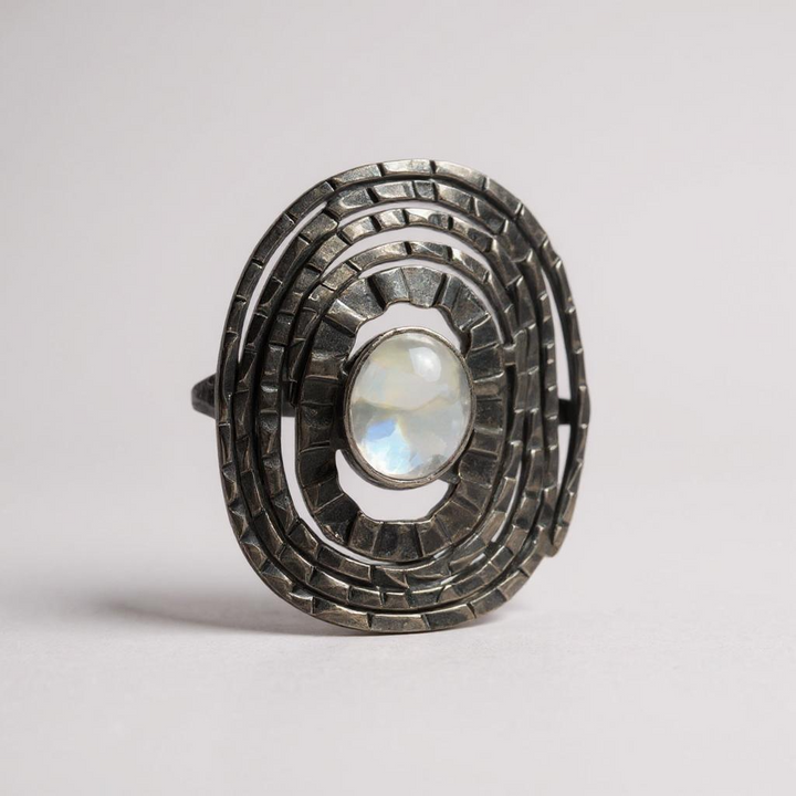 Anillo “Selene” – Plata & Piedra Luna Arcoíris