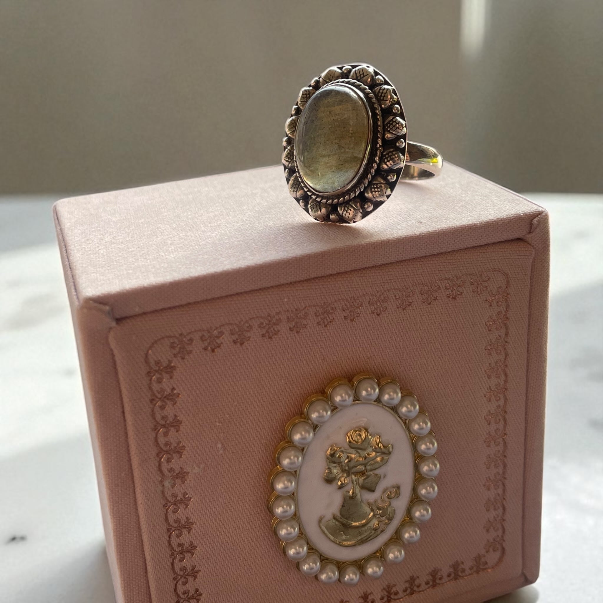 Anillo Blue Mirage Labradorita azul de Madagascar Plata 925