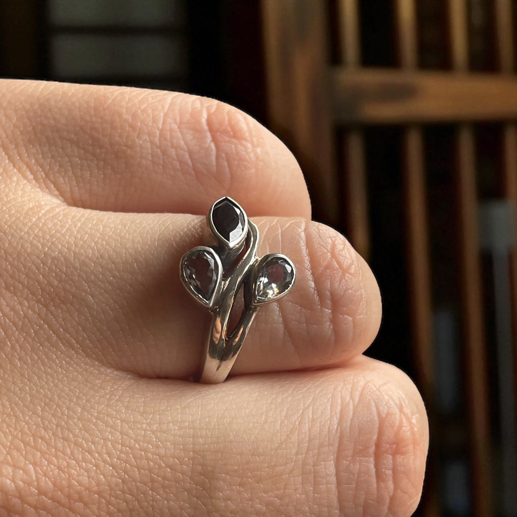 Anillo Theia - Granate Hessonita y Cuarzo Blanco Plata 925