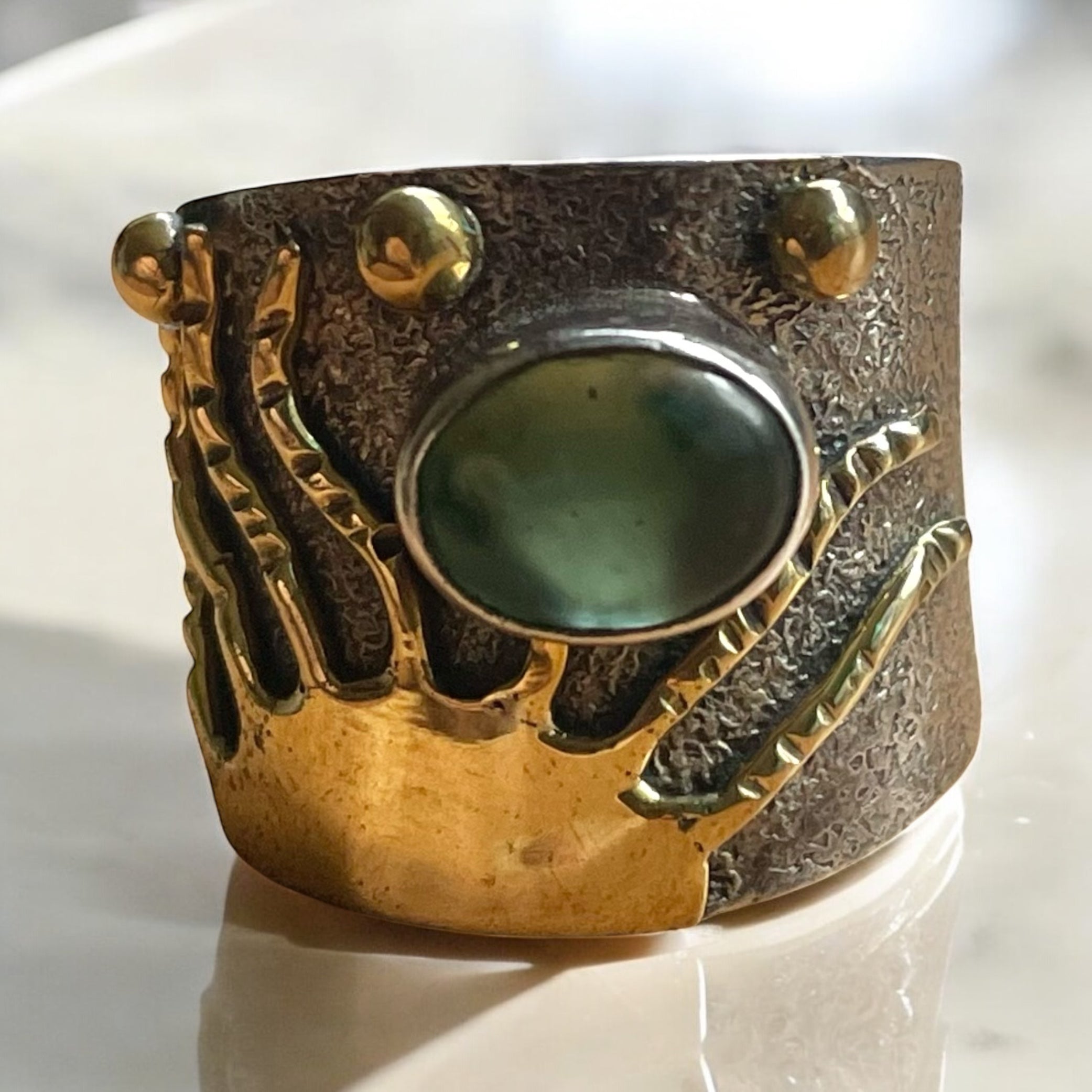 Anillo Nemain – Jade Nefrita Canadiense Plata y Oro - Joyas Velardi