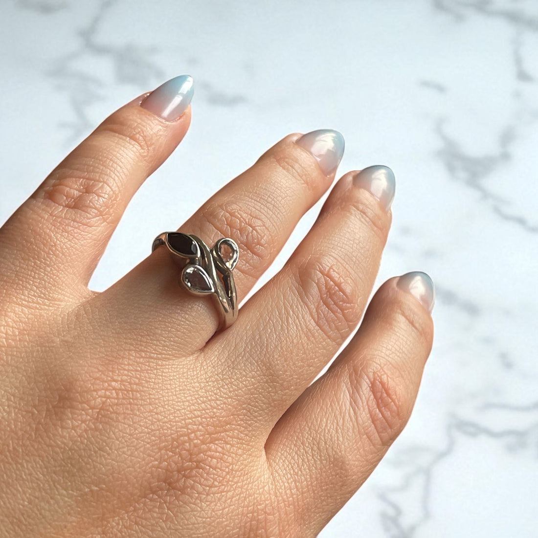 Anillo Theia - Granate Hessonita y Cuarzo Blanco Plata 925
