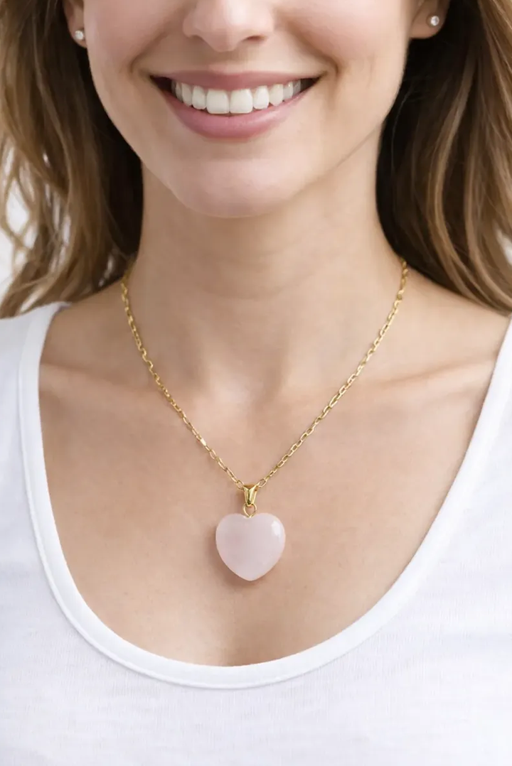 Collar corazon cuarzo rosa enchapado en oro 18k