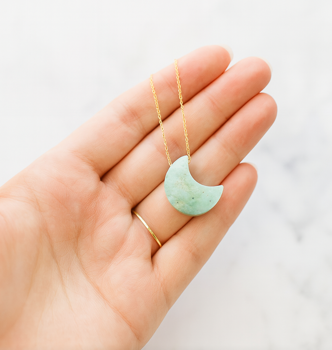 Collar media luna de Amazonita Velardi