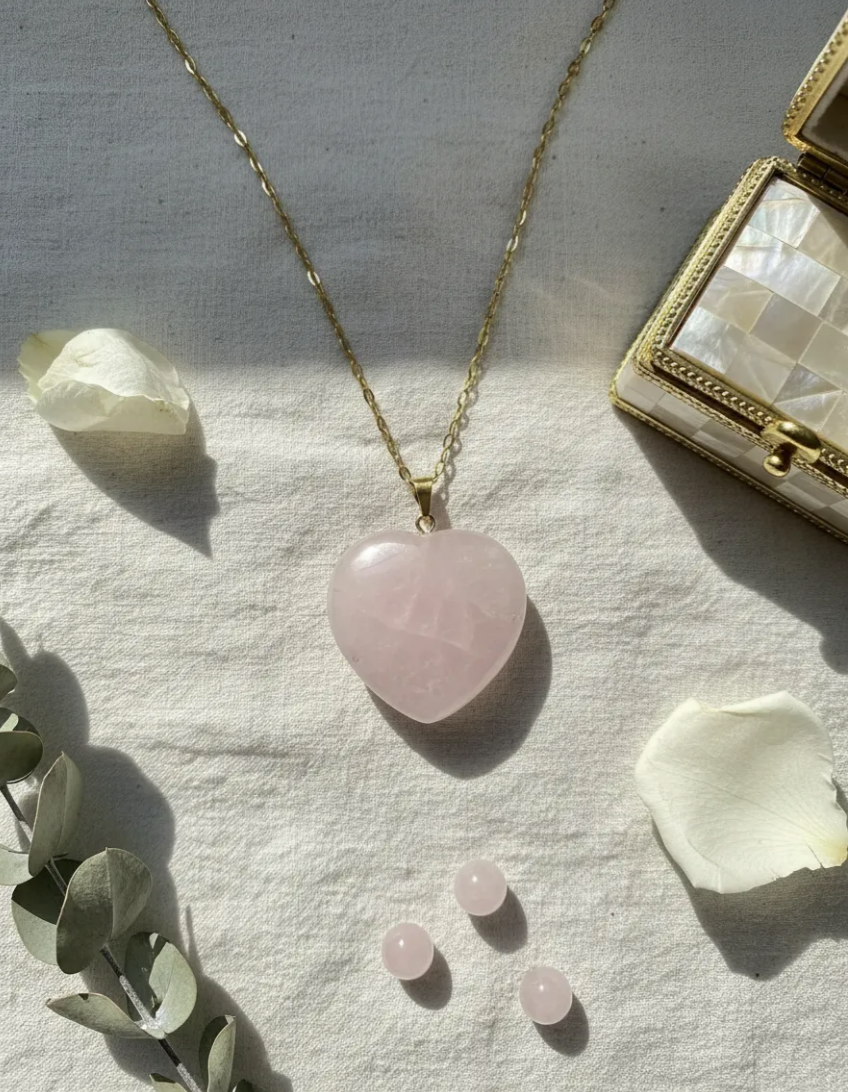 Collar corazon cuarzo rosa enchapado en oro 18k