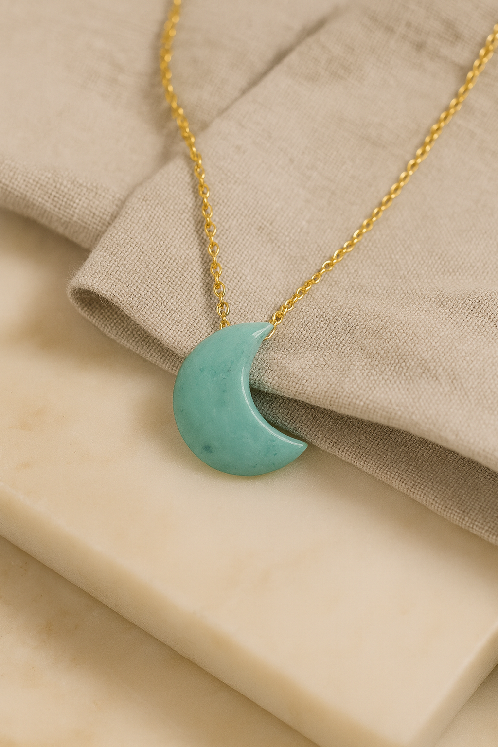 Collar media luna de Amazonita Velardi