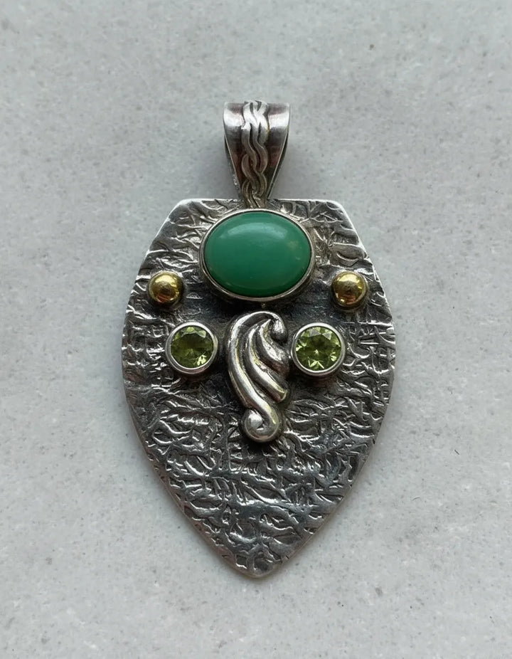 Colgante de Crisoprasa y Peridotos Plata y Oro