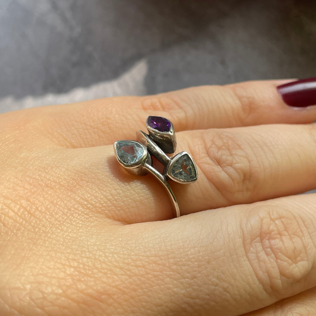 Anillo de Amatista de Africa y Topacio Azul Cielo Plata 925