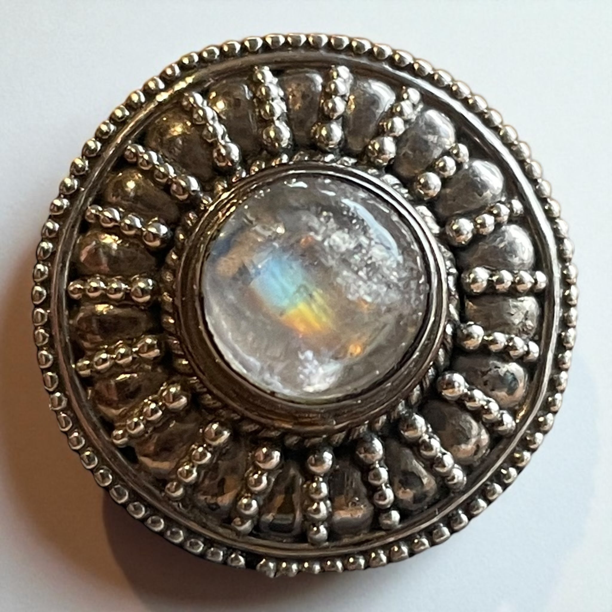 Anillo Elenya - Piedra Luna Arcoíris de la India y Plata 925