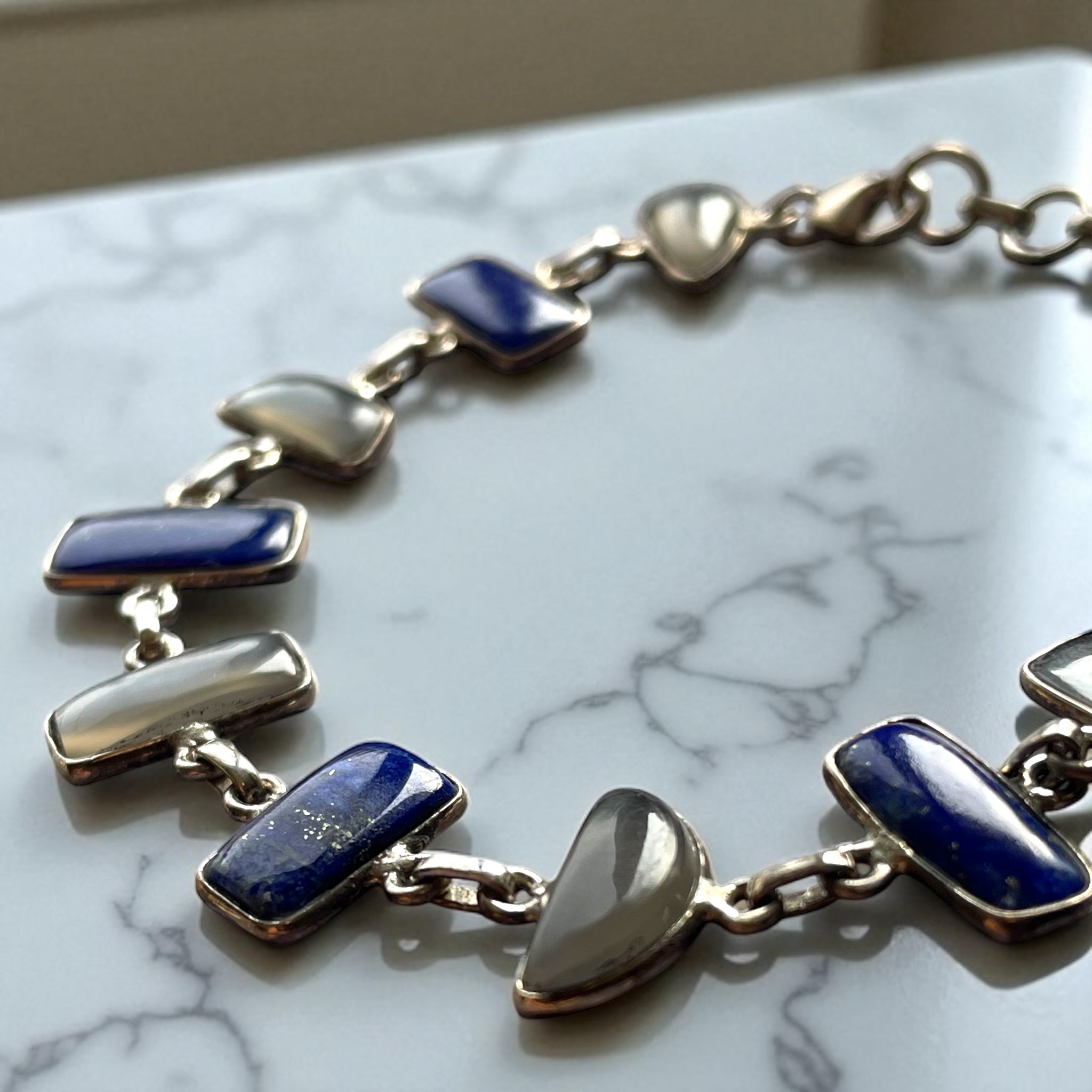 Pulsera de Lapislázuli de Afganistán y Piedra Luna de Sri Lanka Plata 925