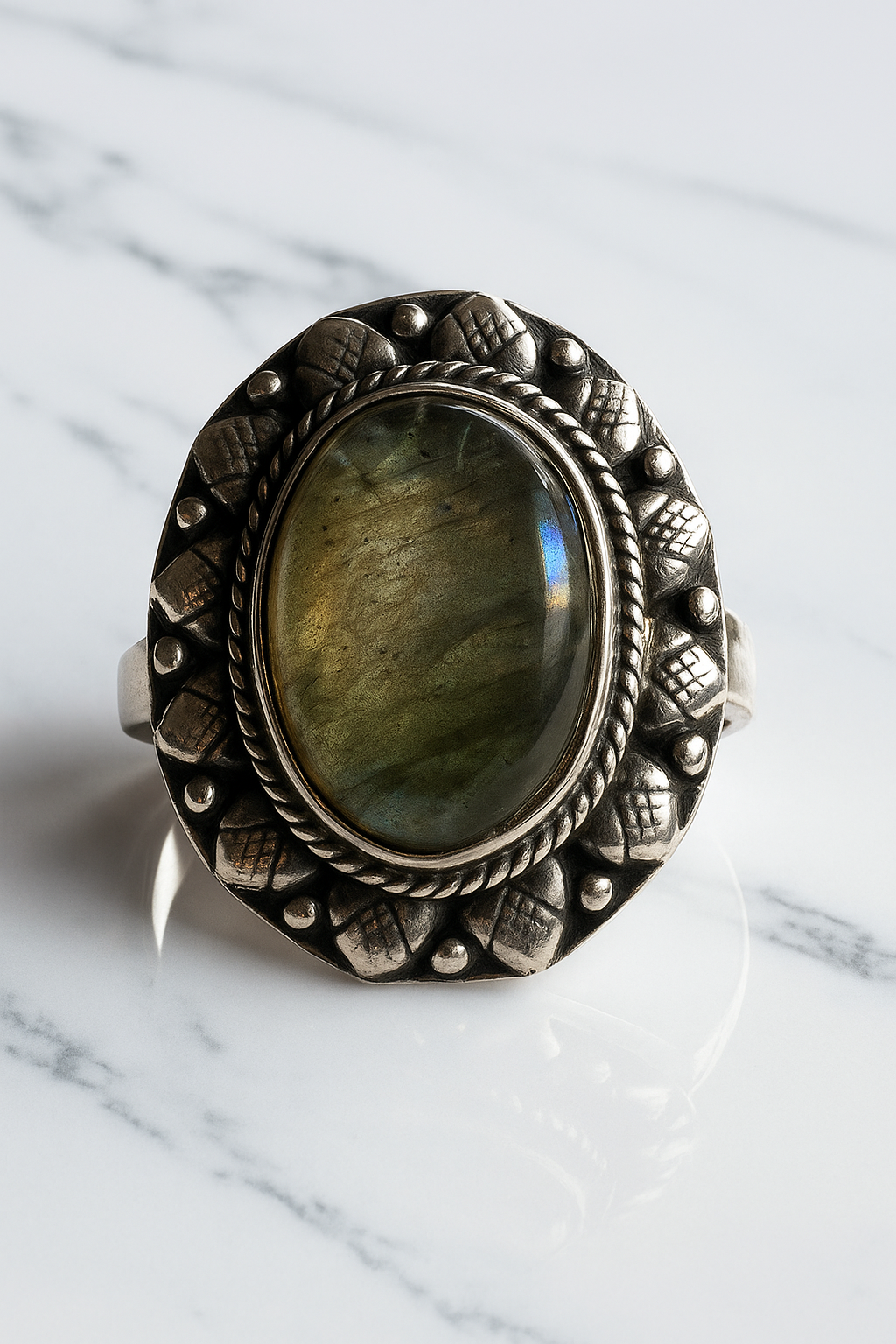 Anillo de plata y Labradorita joyas Velardi 