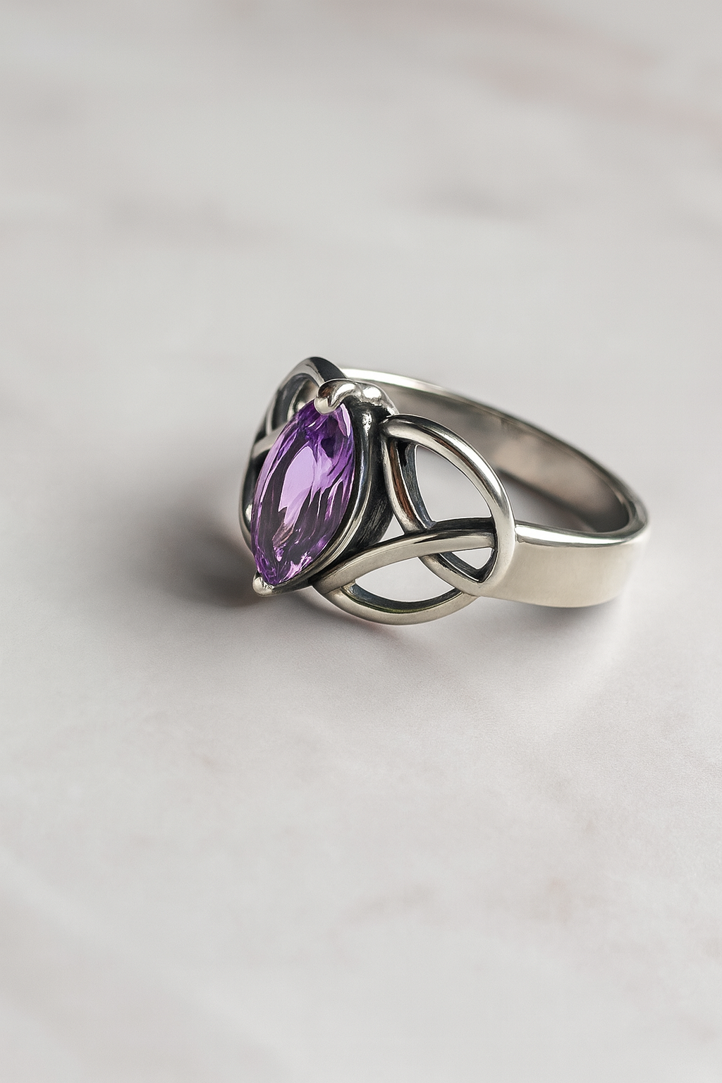 Anillo de Amatista de África y Plata 925 - Celtic