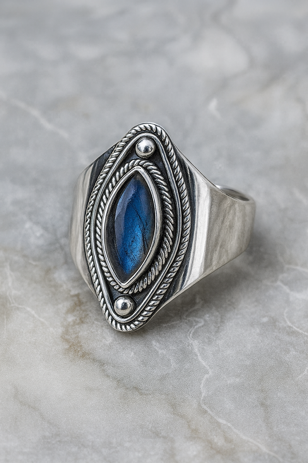 Anillo de Labradorita azul de Madagascar Plata 925