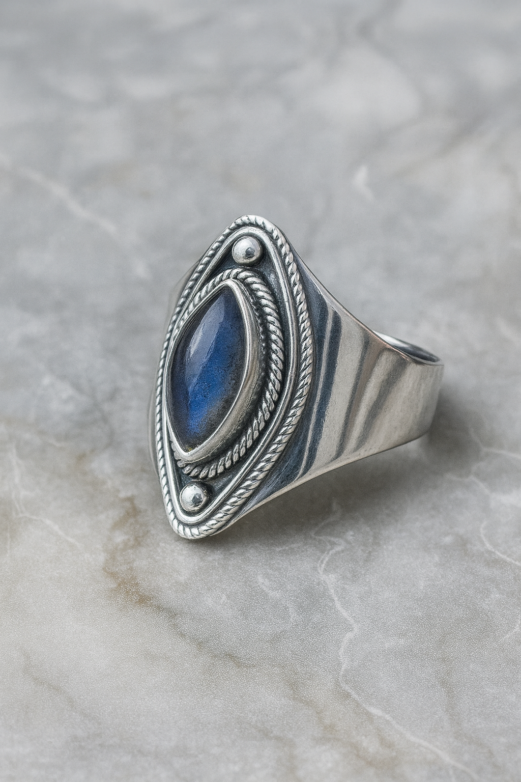 Anillo de Labradorita azul de Madagascar Plata 925