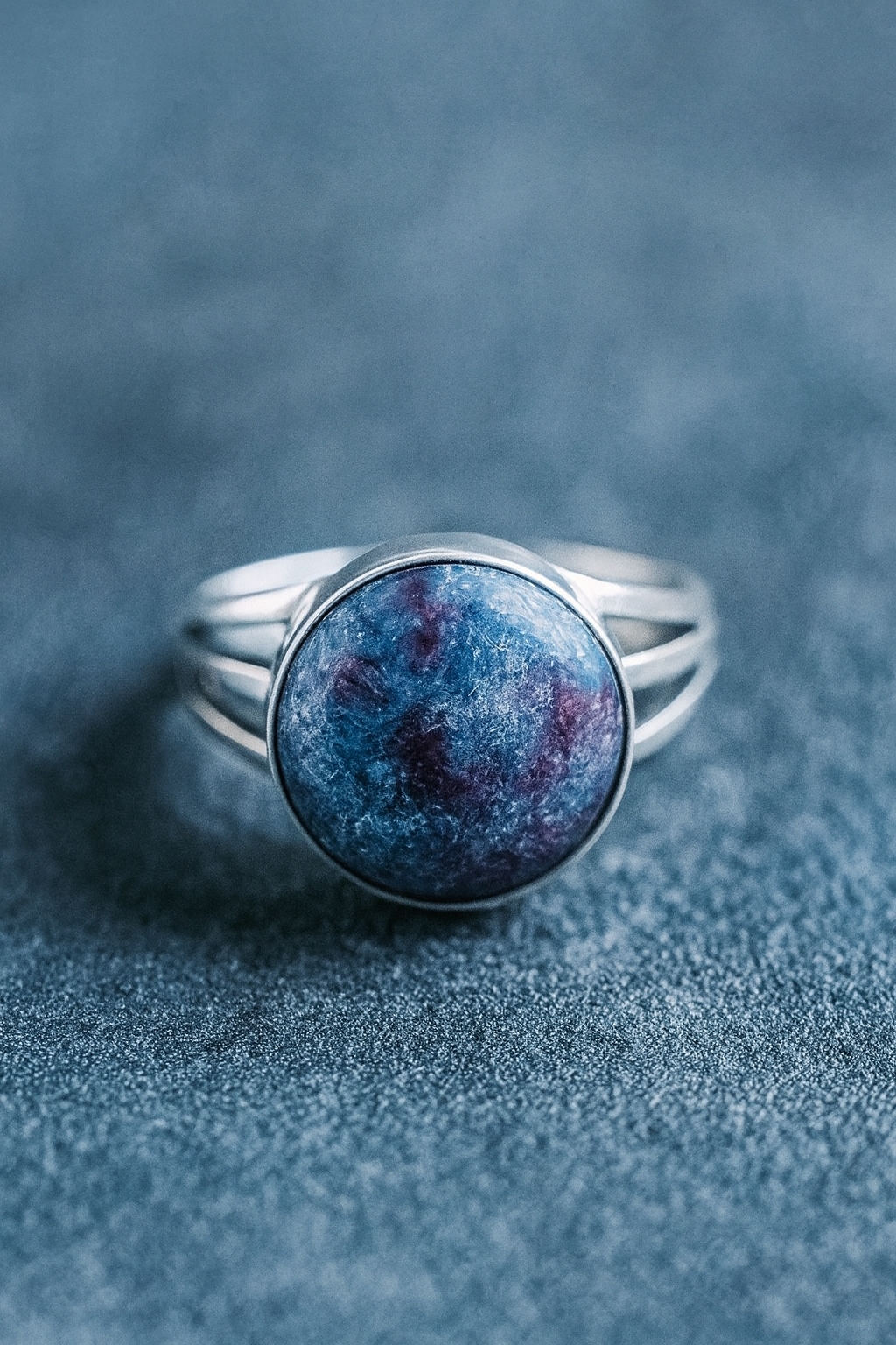 Anillo rubí en cianita plata 925