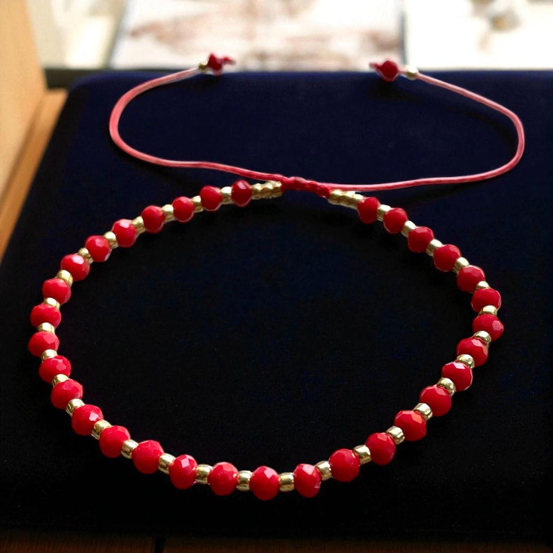 Pulsera hilo rojo cristales japoneses