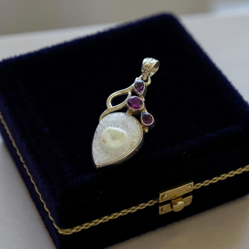 Colgante de Ojo de Cuarzo Solar y Amatista de Africa - Joyas Velardi