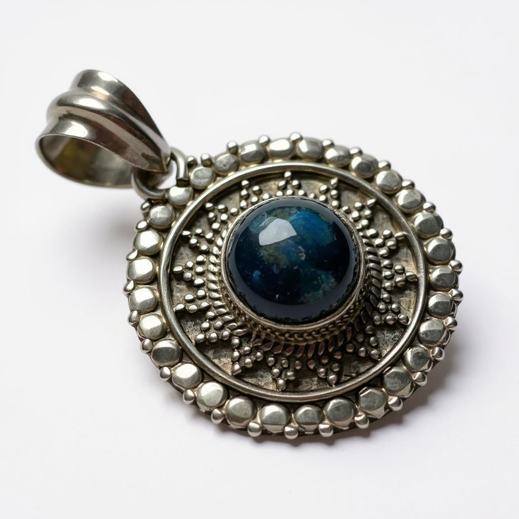 Colgante medallon Labradorita Azul de Madagascar - Joyas Velardi