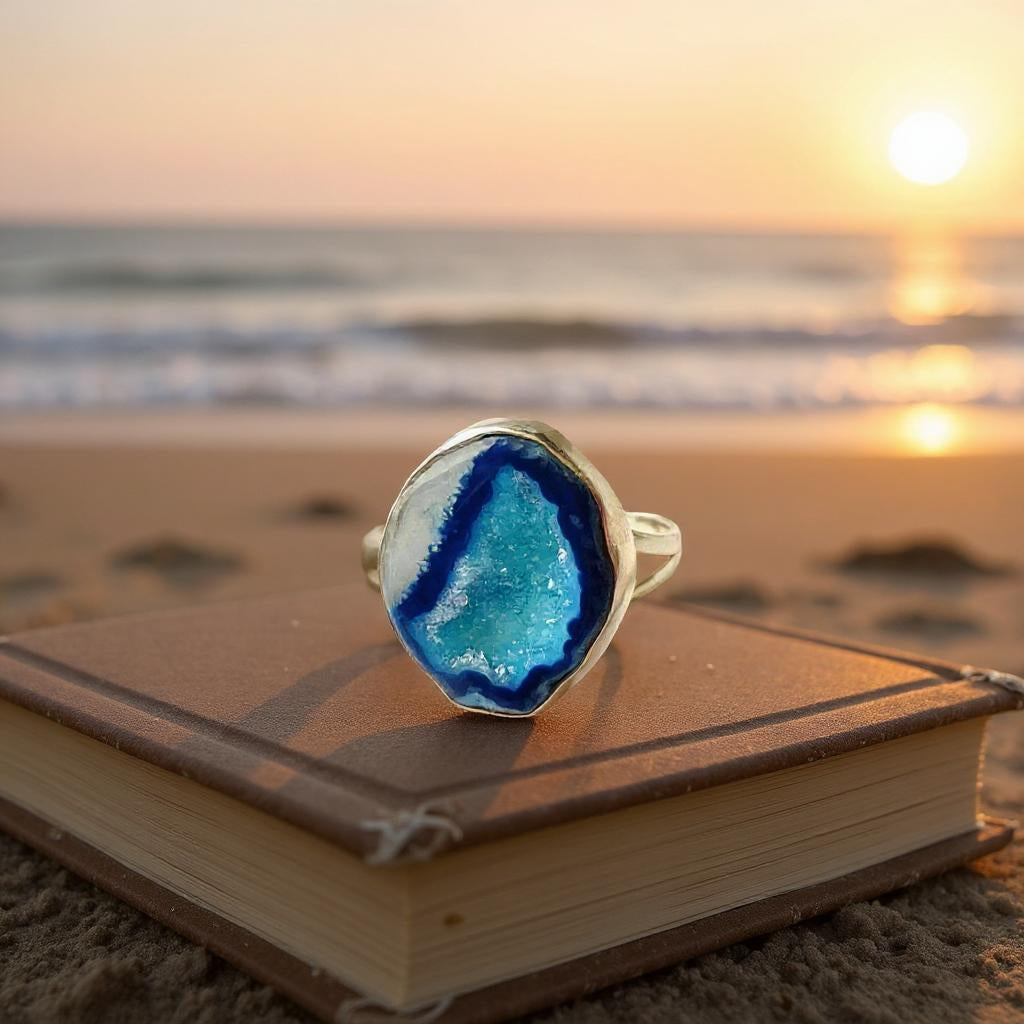 Selene – Anillo de Drusa Azul de Botsuana en Plata 925 - Joyas Velardi