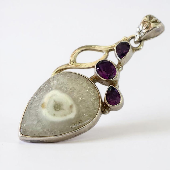 Colgante de Ojo de Cuarzo Solar y Amatista de Africa